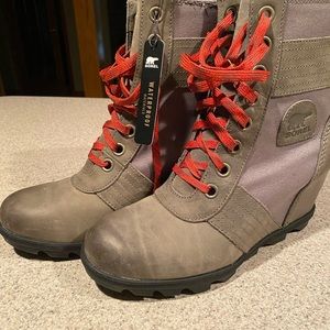 Women’s Lexie Wedge Boot